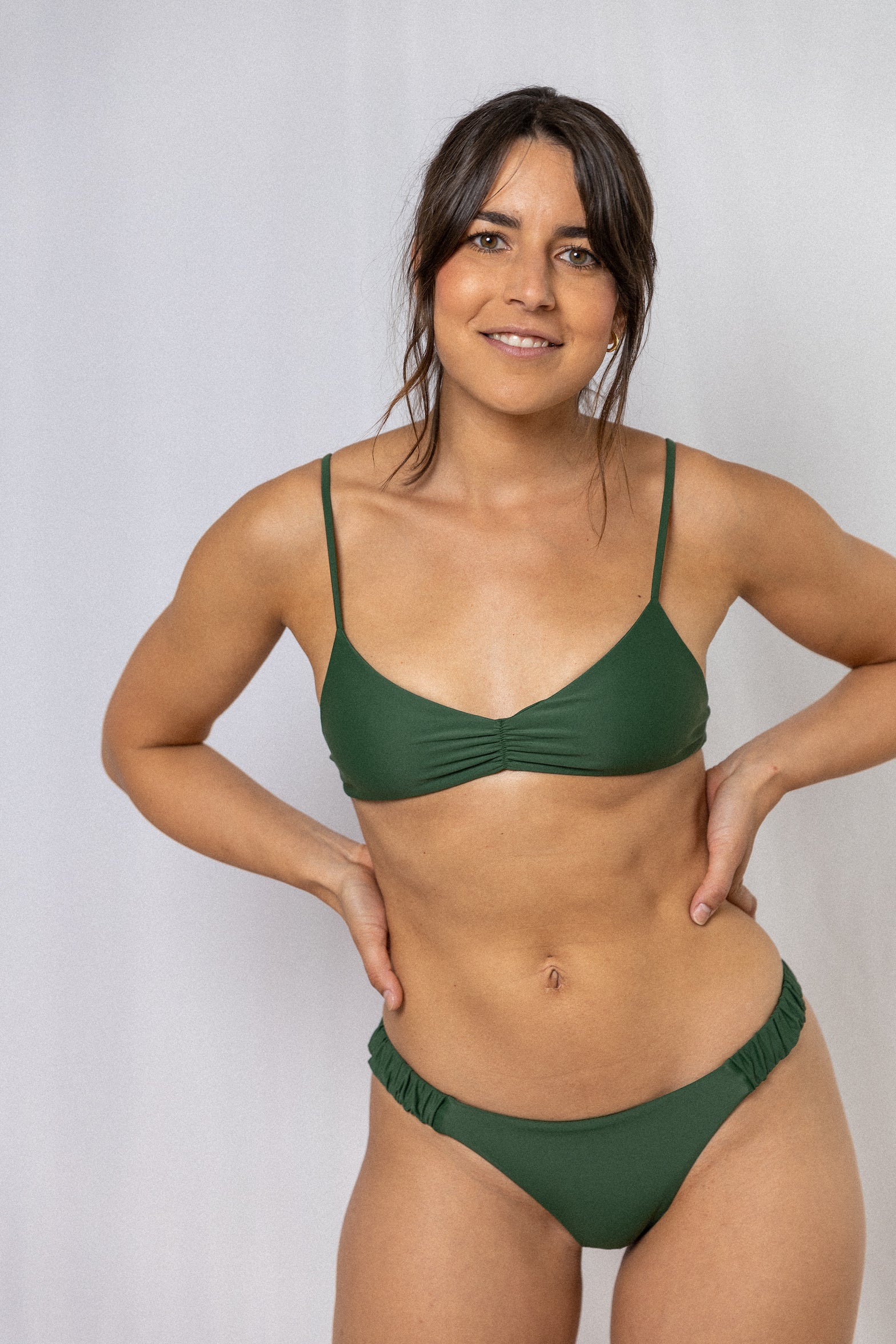 High leg, high-waist bikini bottom olive green